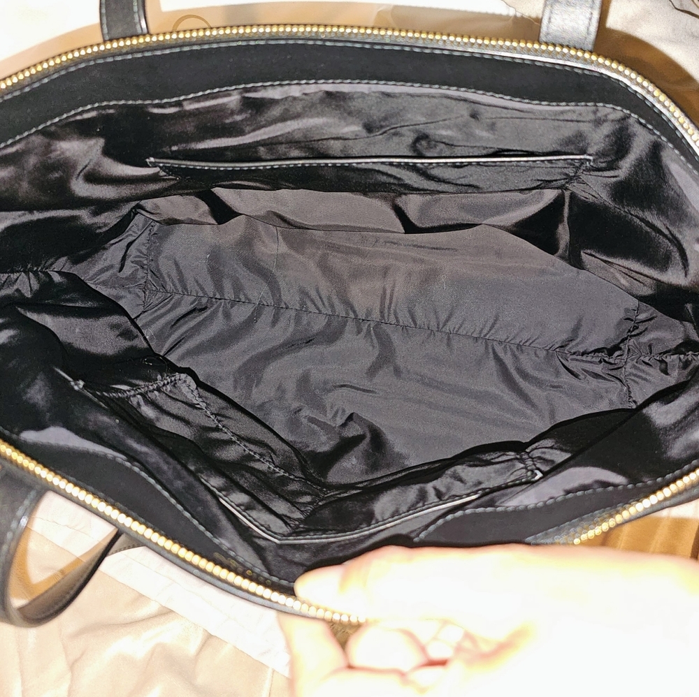 Jimmy Choo Larelle Appliquéd Shell Large Tote in Black - Picture 6 of 9